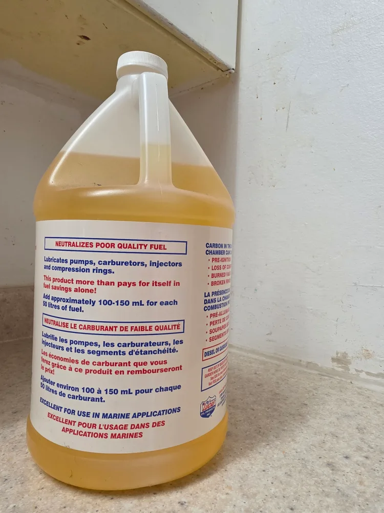 Lucas Oil Upper Cylinder Lubricant 3.79L (1 Gallon) image indicator(3)