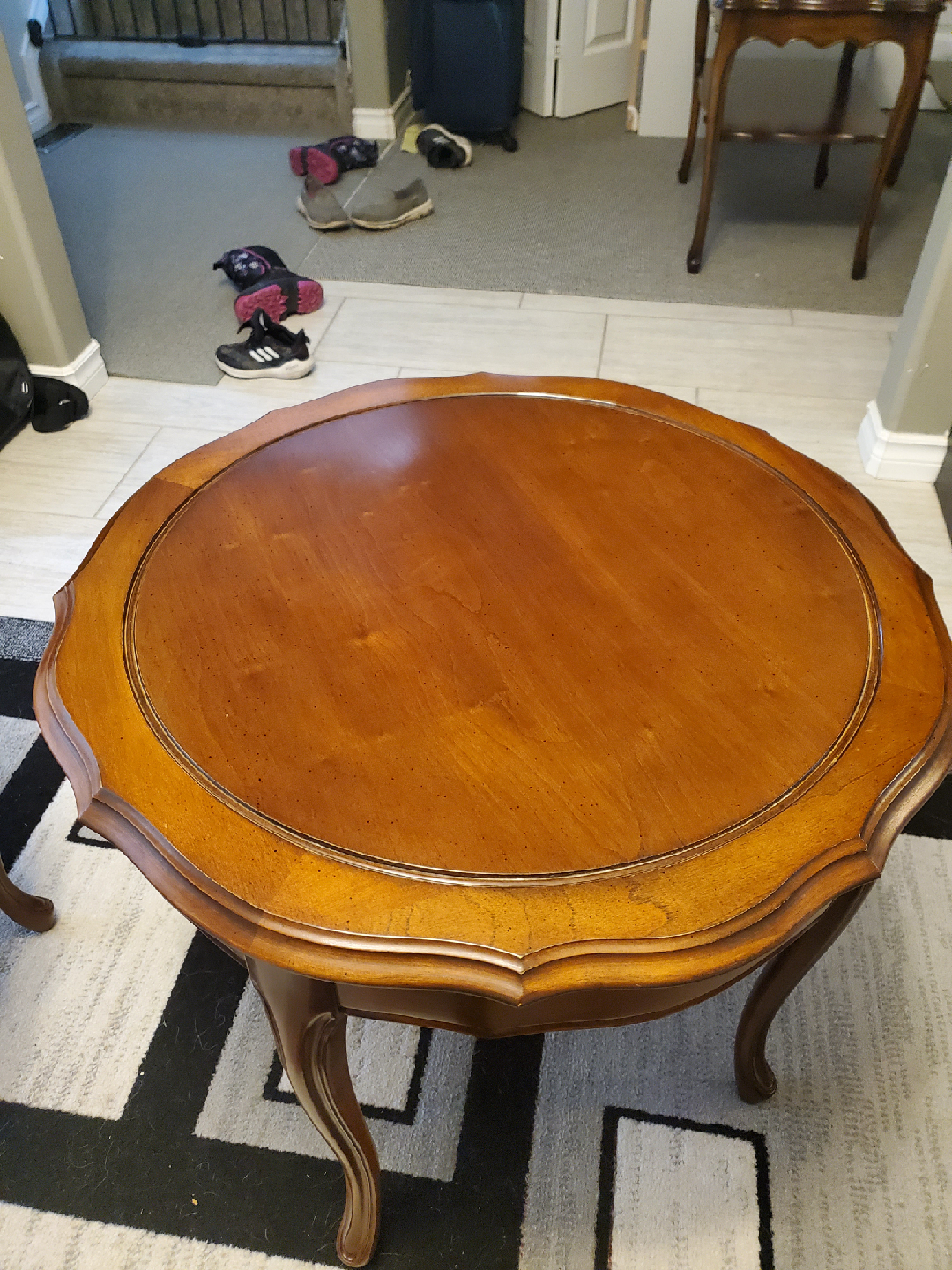 Round Wooden Coffee Table - photo 3