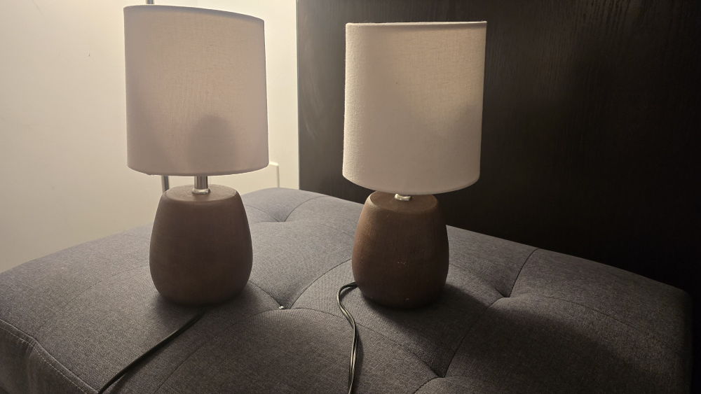 Pair of Small Wooden Table Lamps - photo 5