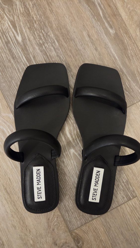 Steve Madden Pedra Sandals - Size 6.5