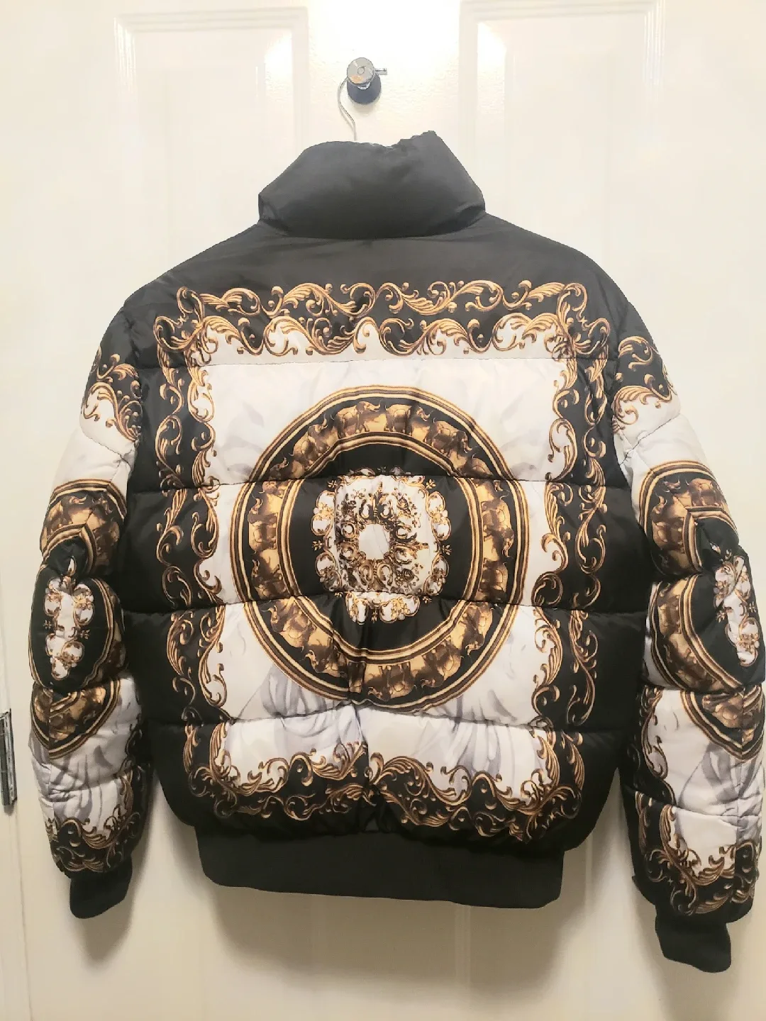 Zara Man Puffer Jacket - Size 38 image indicator(2)