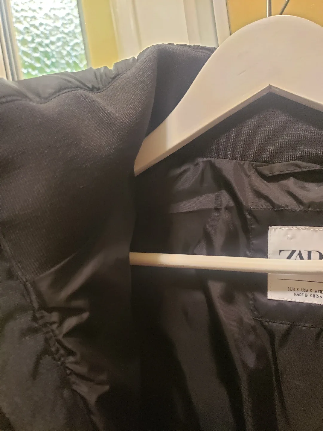 Zara Man Puffer Jacket - Size 38 image indicator(6)