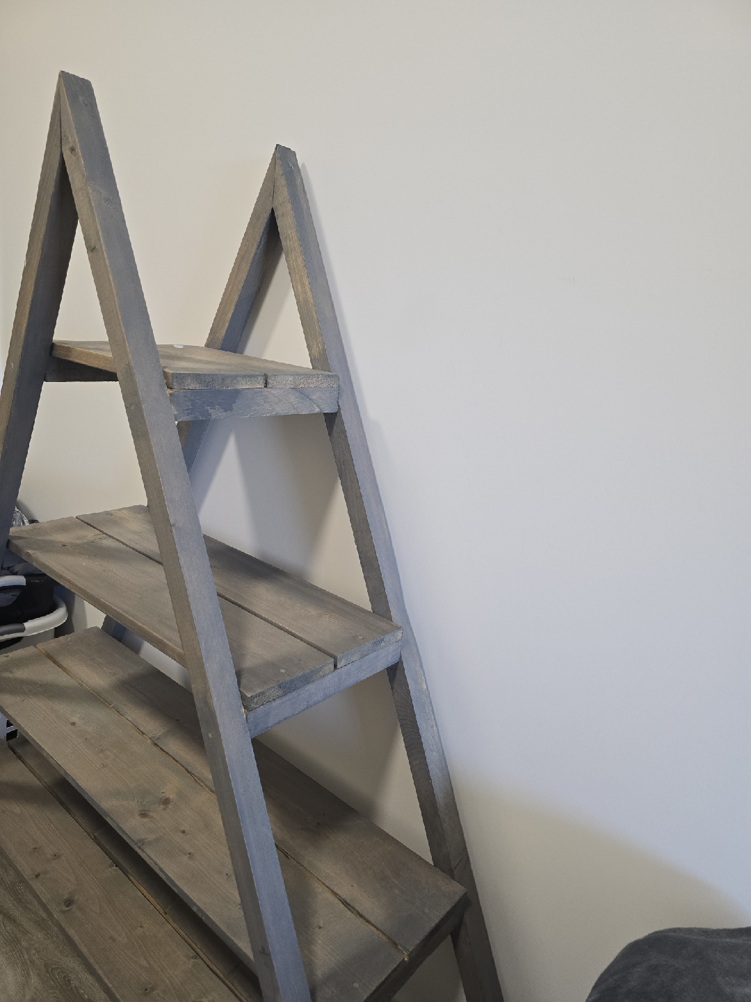 triangle shelf - photo 2