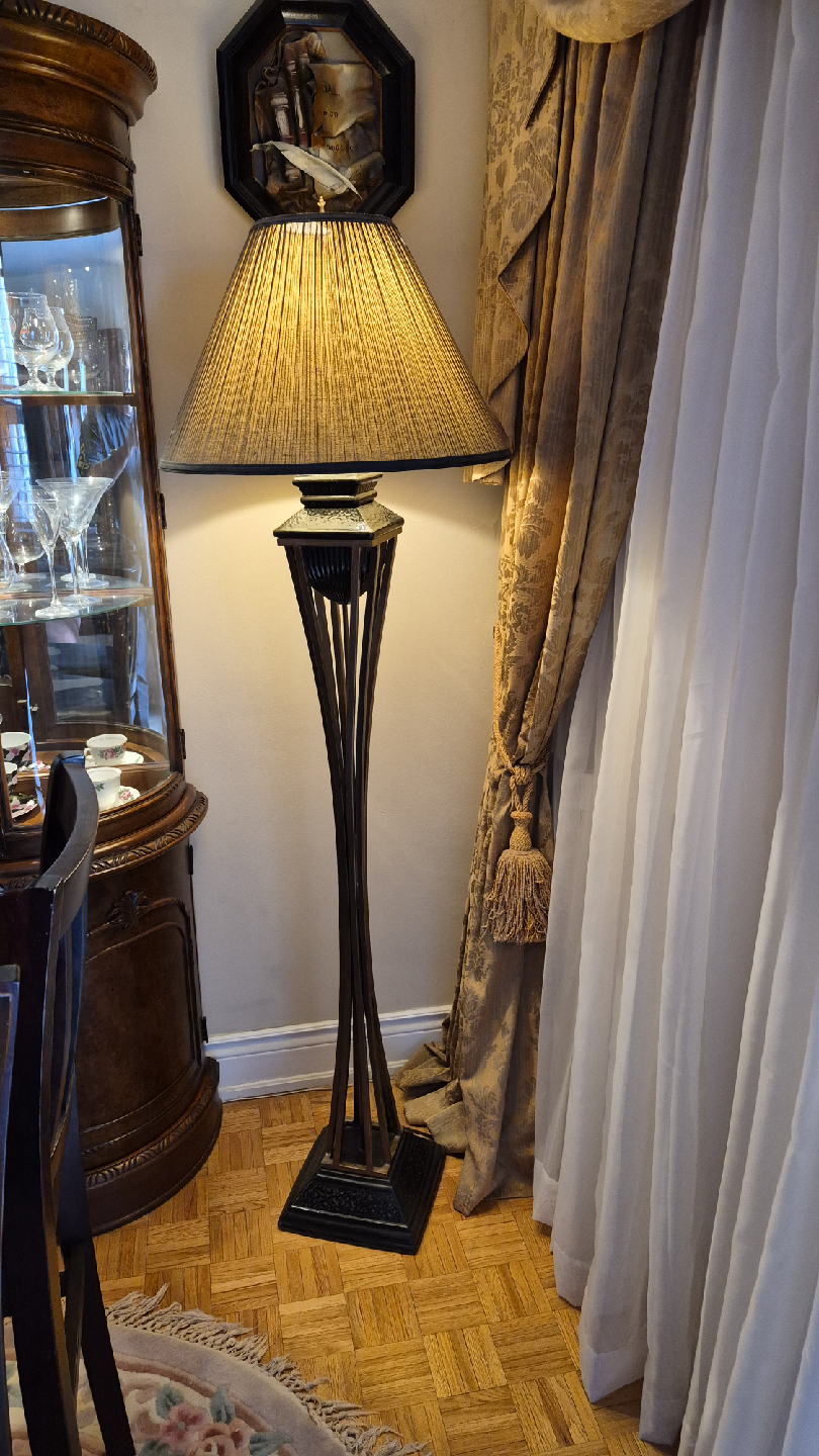 2 Elegant Floor Lamps