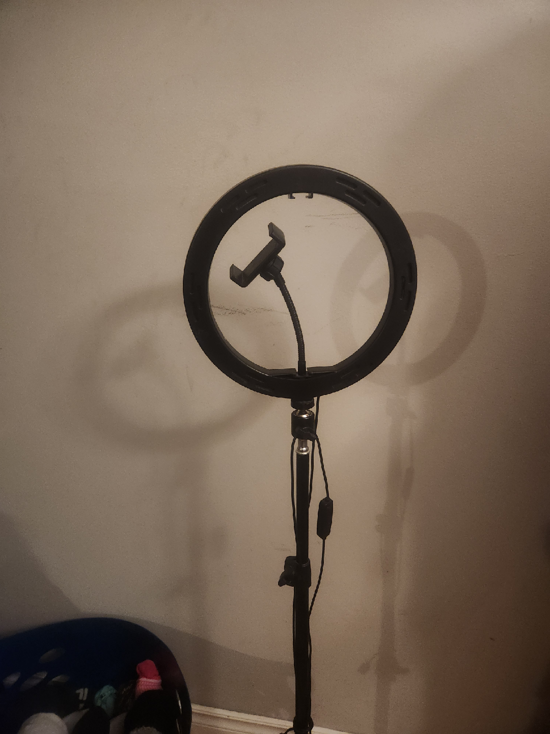 a ringlight works good - photo 2
