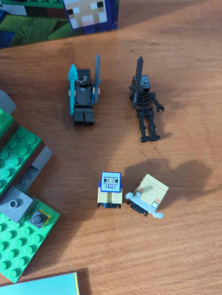 LEGO Minecraft 21172 The Ruined Portal Set image indicator(2)