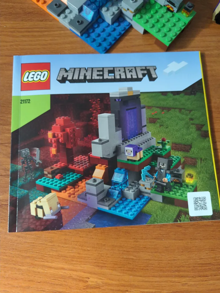 LEGO Minecraft 21172 The Ruined Portal Set image indicator(4)