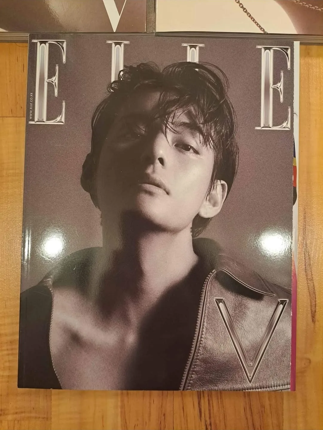 BTS V magazines image indicator(4)