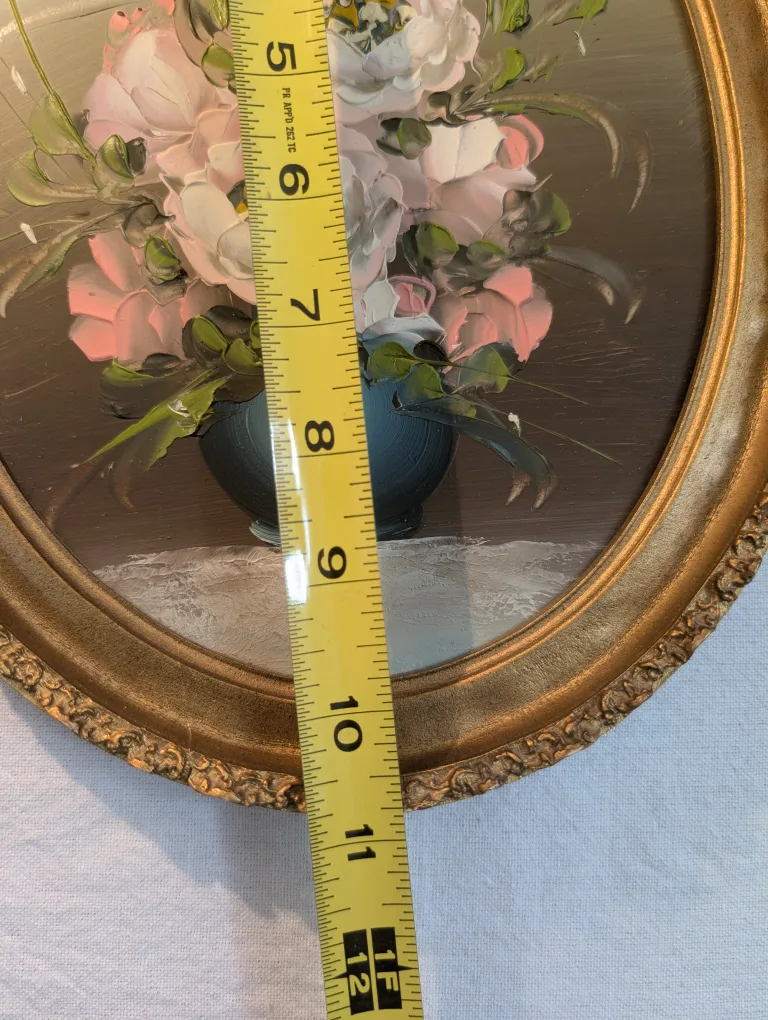 Floral Oil Painting in Gold Oval Frame - Set of 2 image indicator(10)