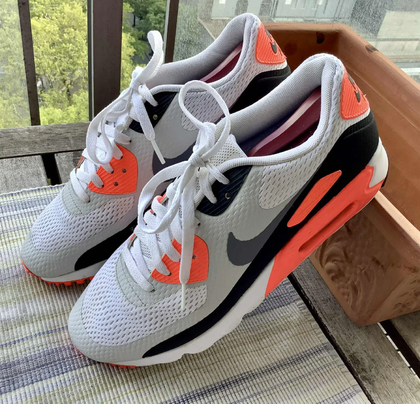 Nike Air Max 90 Infrared Ultra Essential Sz 9.5 thumbnail