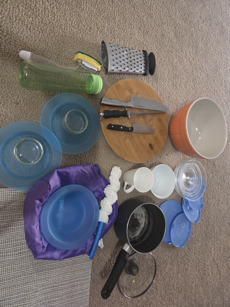 Used Kitchenware Set