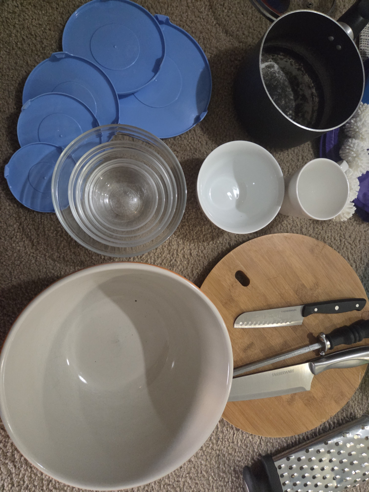 Used Kitchenware Set - photo 3