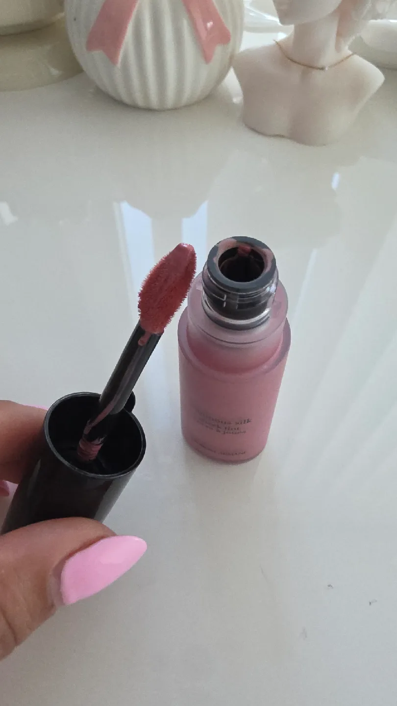 Giorgio Armani Luminous Silk Cheek Tint image indicator(2)