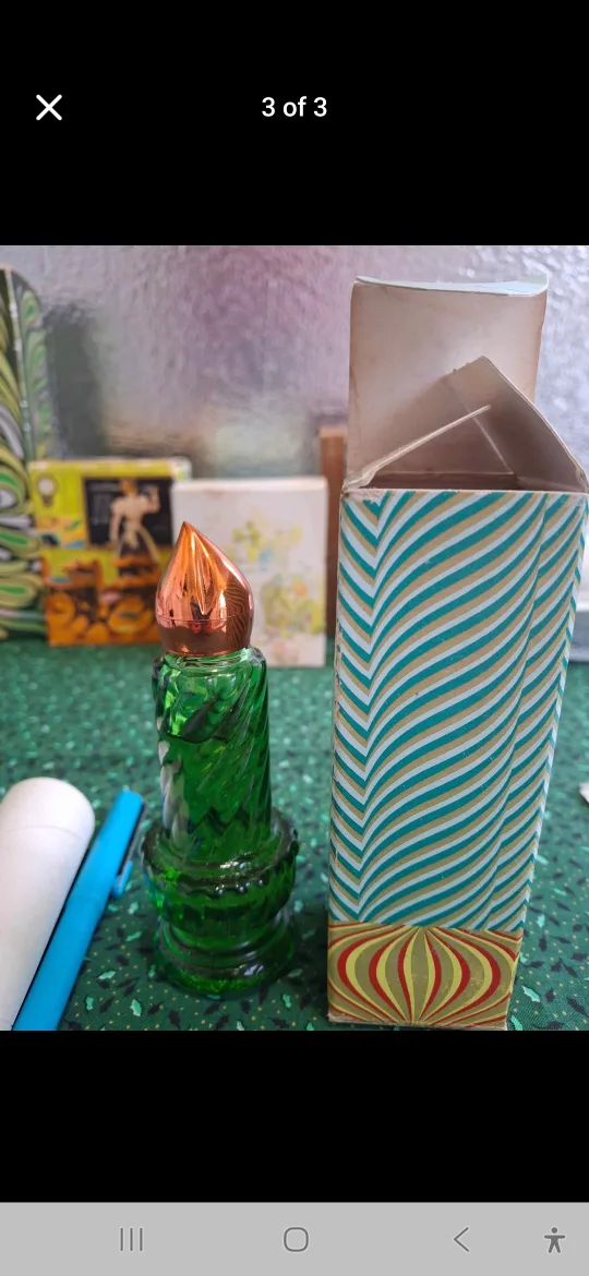 Vintage Avon Christmas Candle Sweet Honesty Cologne image indicator(2)