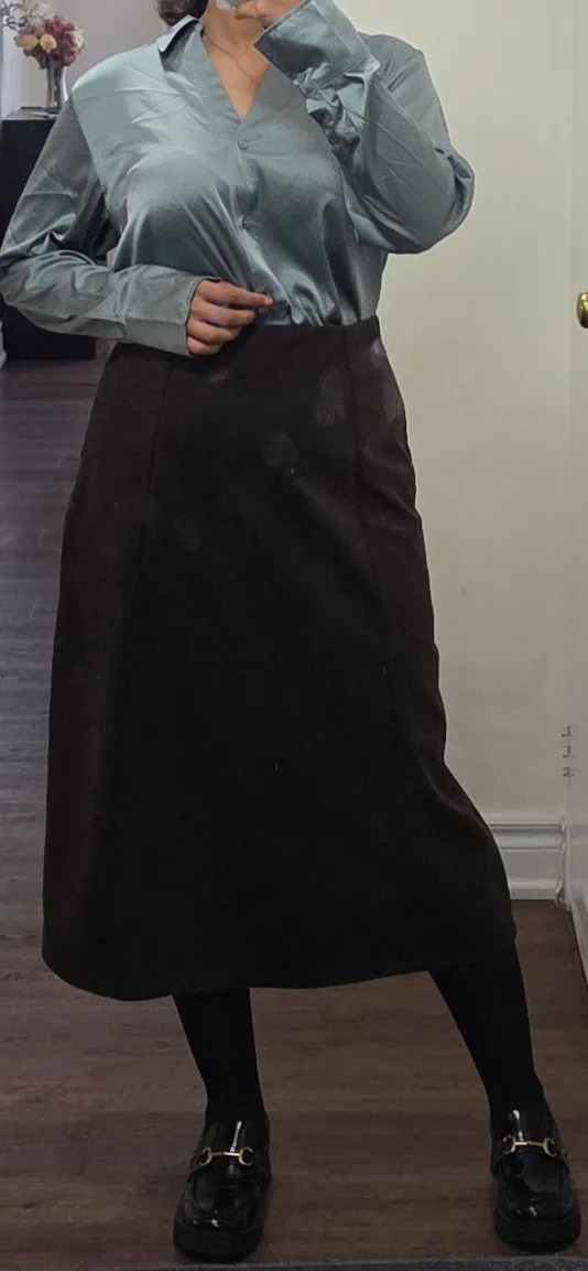 New tagged H&M Brown Suede Skirt - Size M image indicator(6)