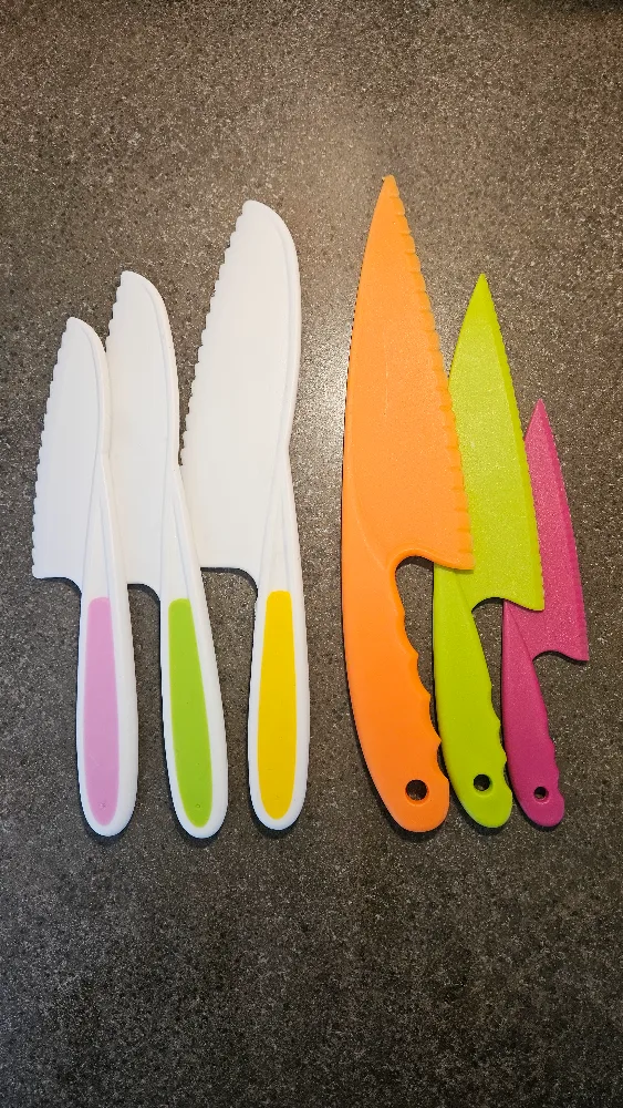 Kids' Plastic Knives - Set of 6 thumbnail