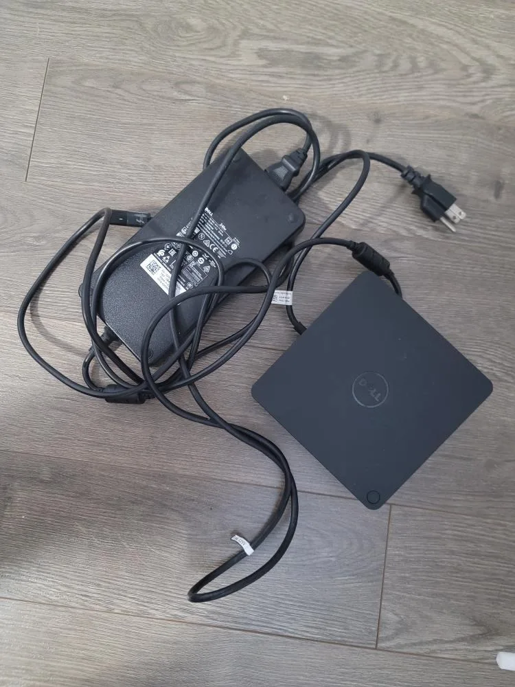 Dell Thunderbolt Docking Station (USB-C) with 240w Power Adapter thumbnail