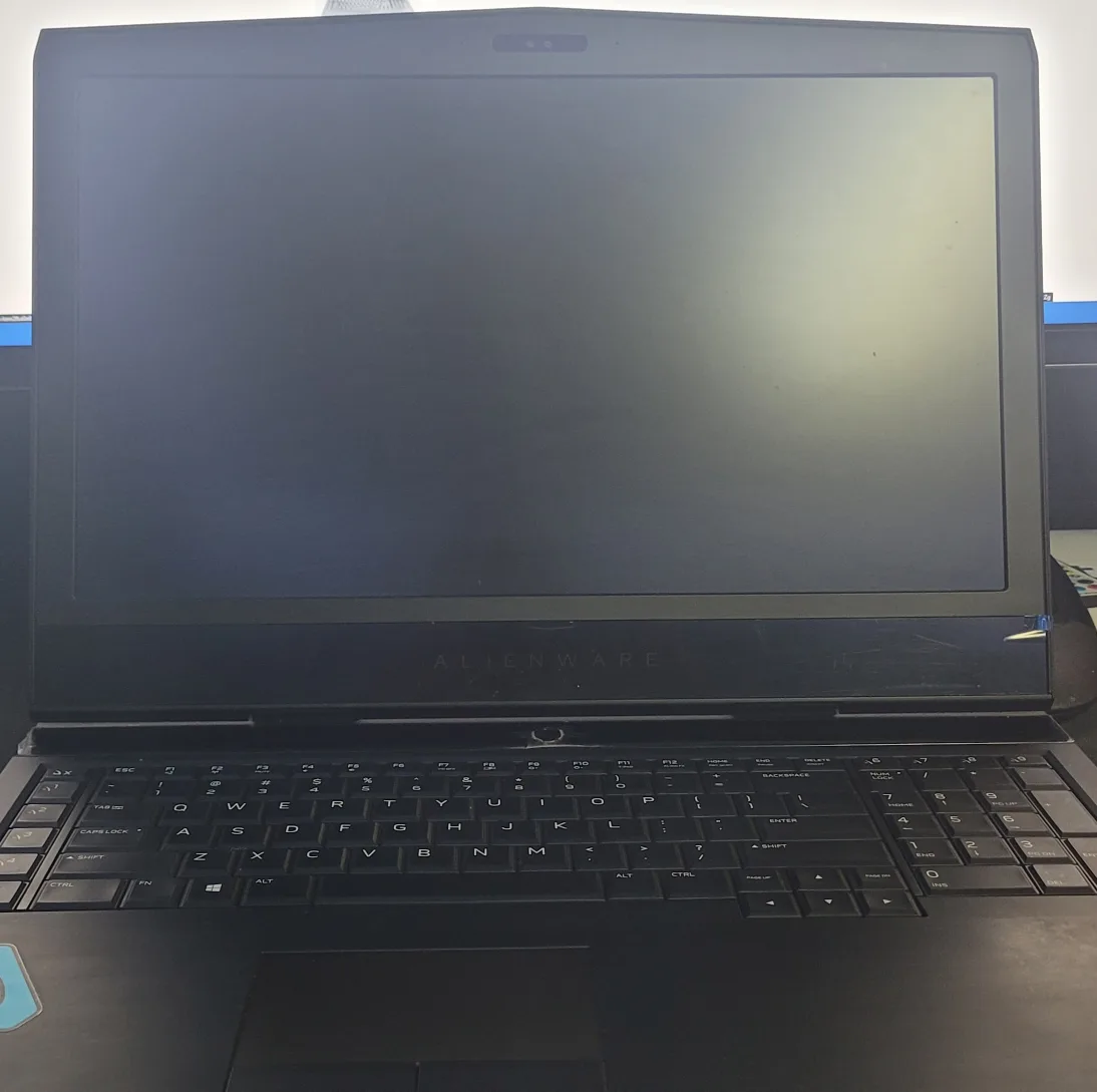 Alienware 17r4 image indicator(3)