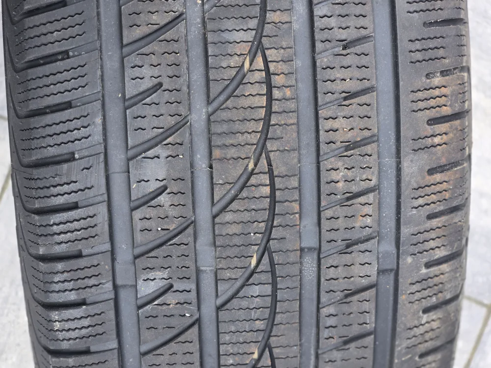 Snowpower Lanvigator 235/55R17 Set of Four Tires image indicator(2)