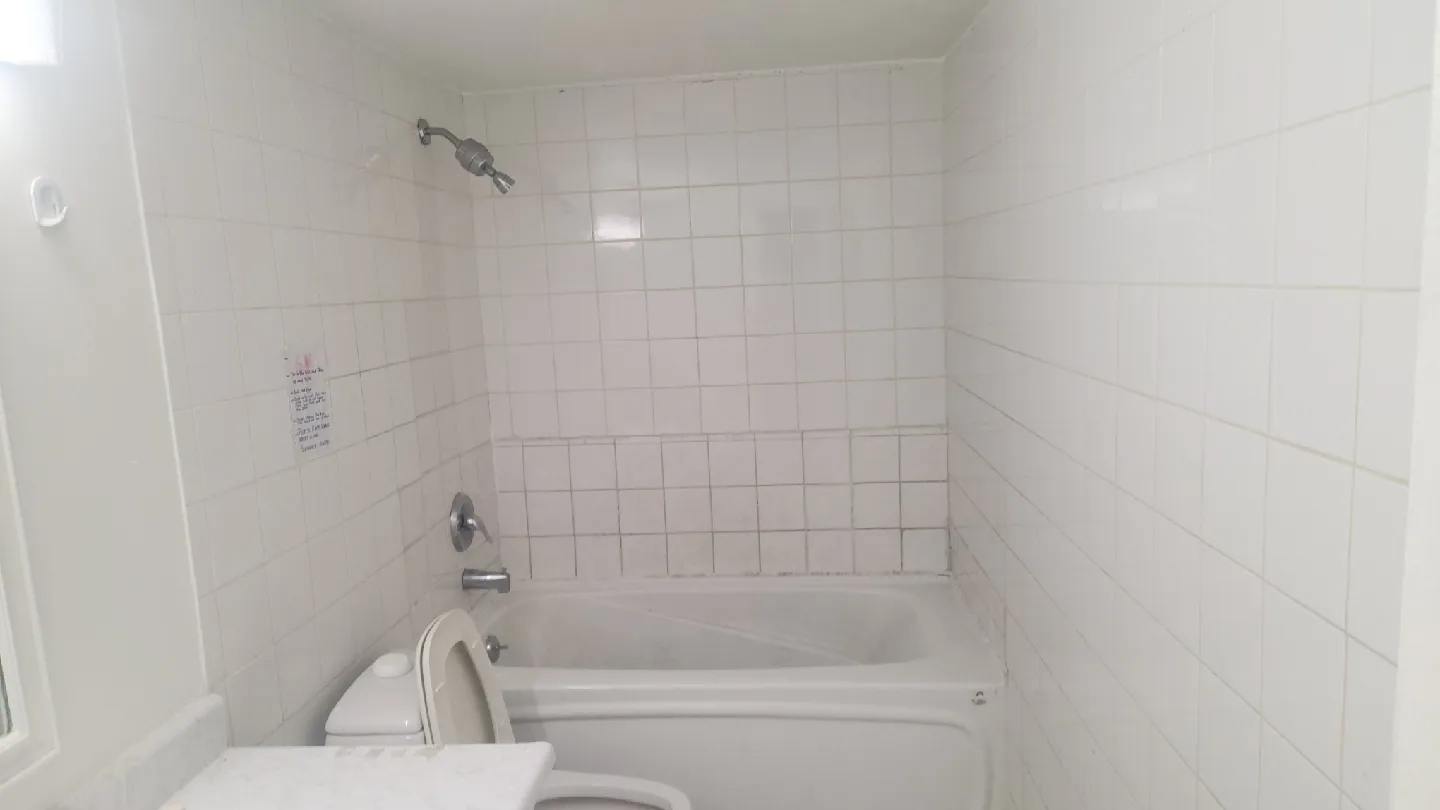 Apartment for lease image indicator(9)