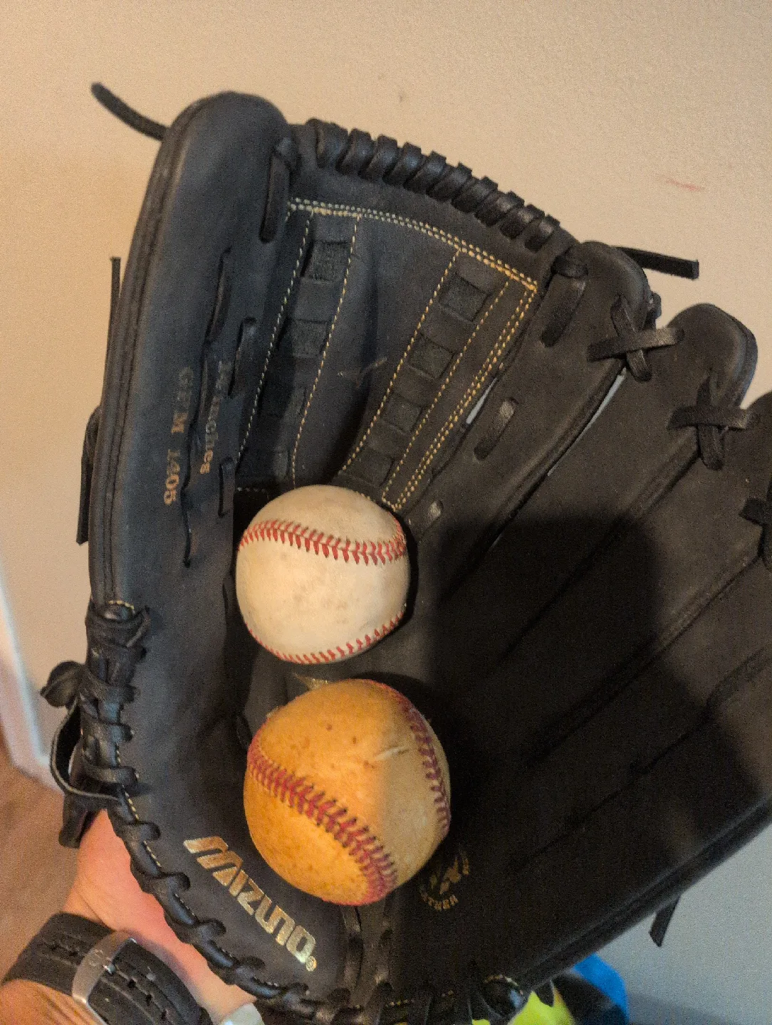 Mizuno Black Baseball Glove GGM 1405 image indicator(2)