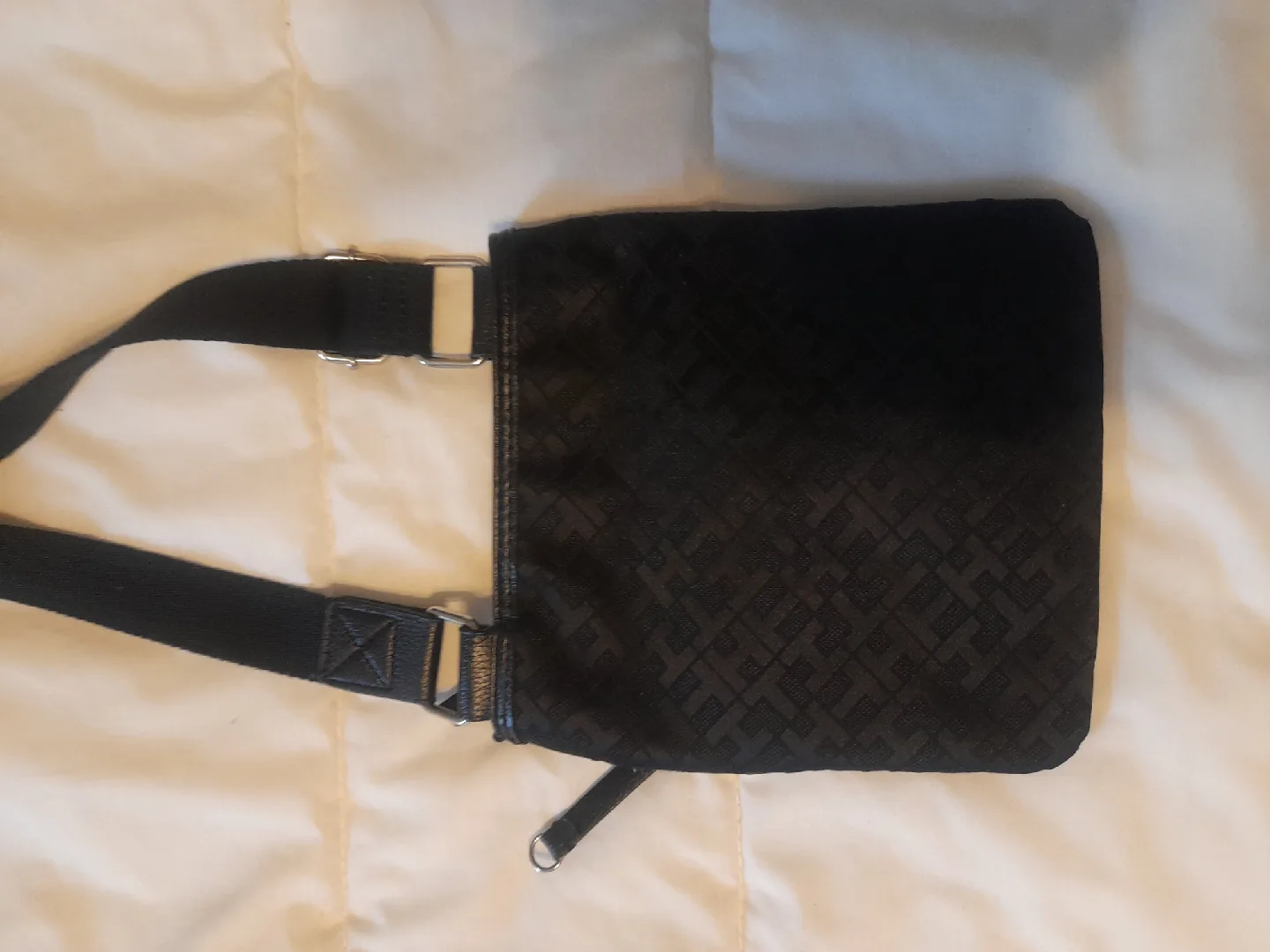 Tommy Hilfiger Black Crossbody Bag image indicator(4)