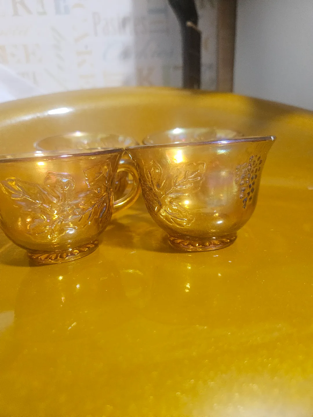 Harvest Grape Marigold Iridescent 4- glass cups image indicator(2)