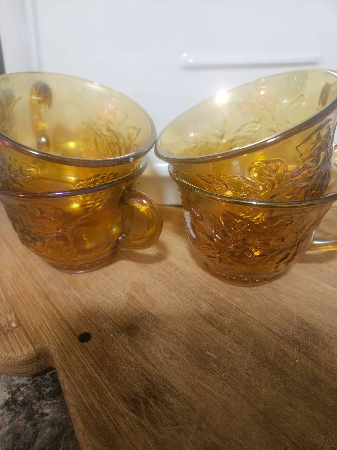 Harvest Grape Marigold Iridescent 4- glass cups image indicator(3)