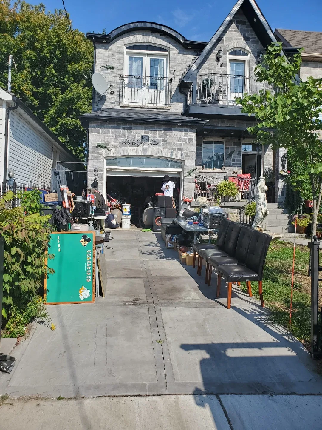 YARD SALE- 143 BYNG AVE (PHARMACY & DANFORTH) image indicator(2)