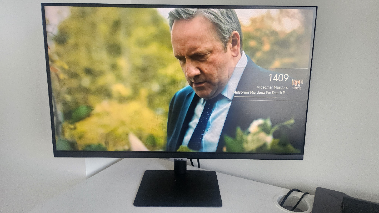 Samsung 27" Smart Monitor with integrated speakers