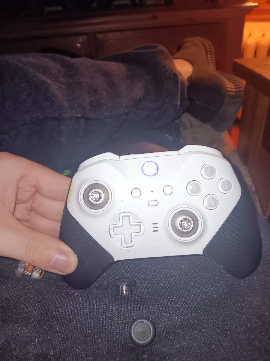 Xbox Elite Wireless Controller Series 2 - White image indicator(3)