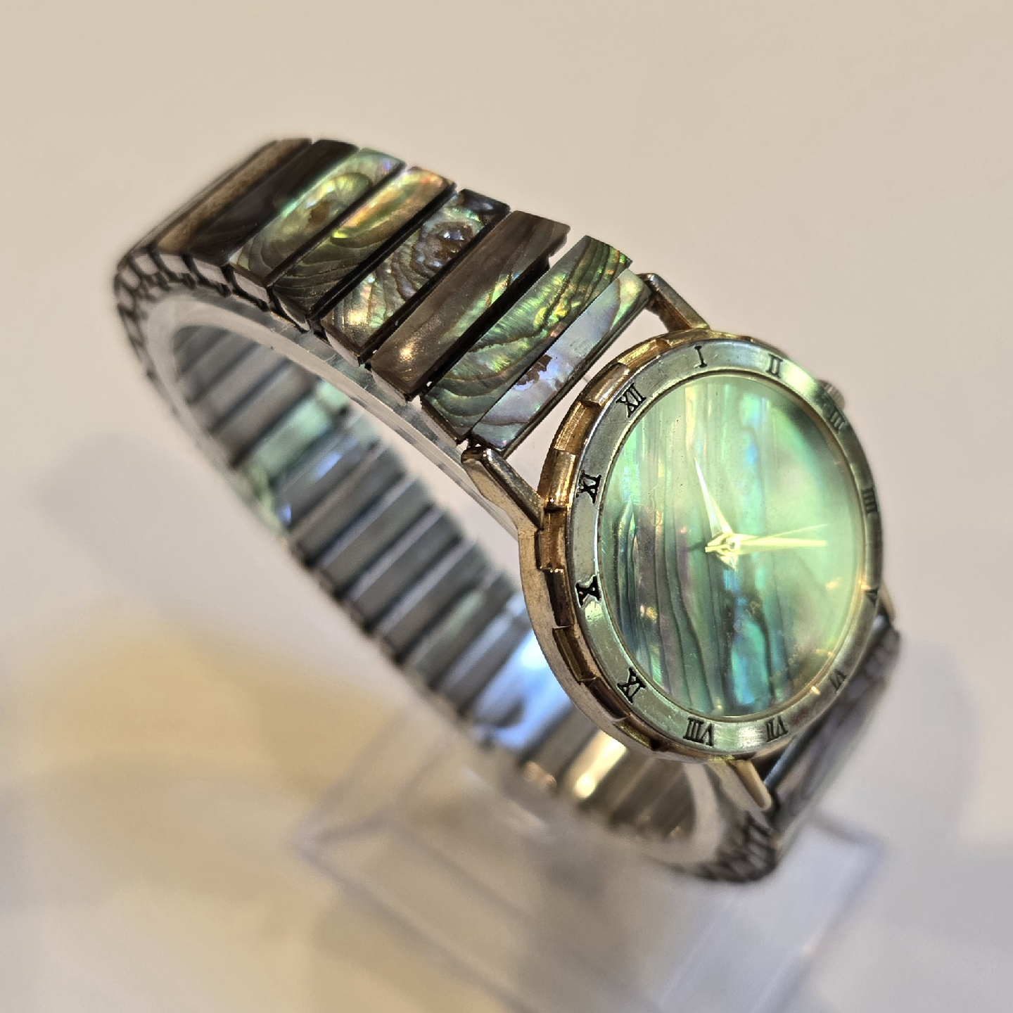 Mother of Pearl Quartz Watch New Battery - photo 4