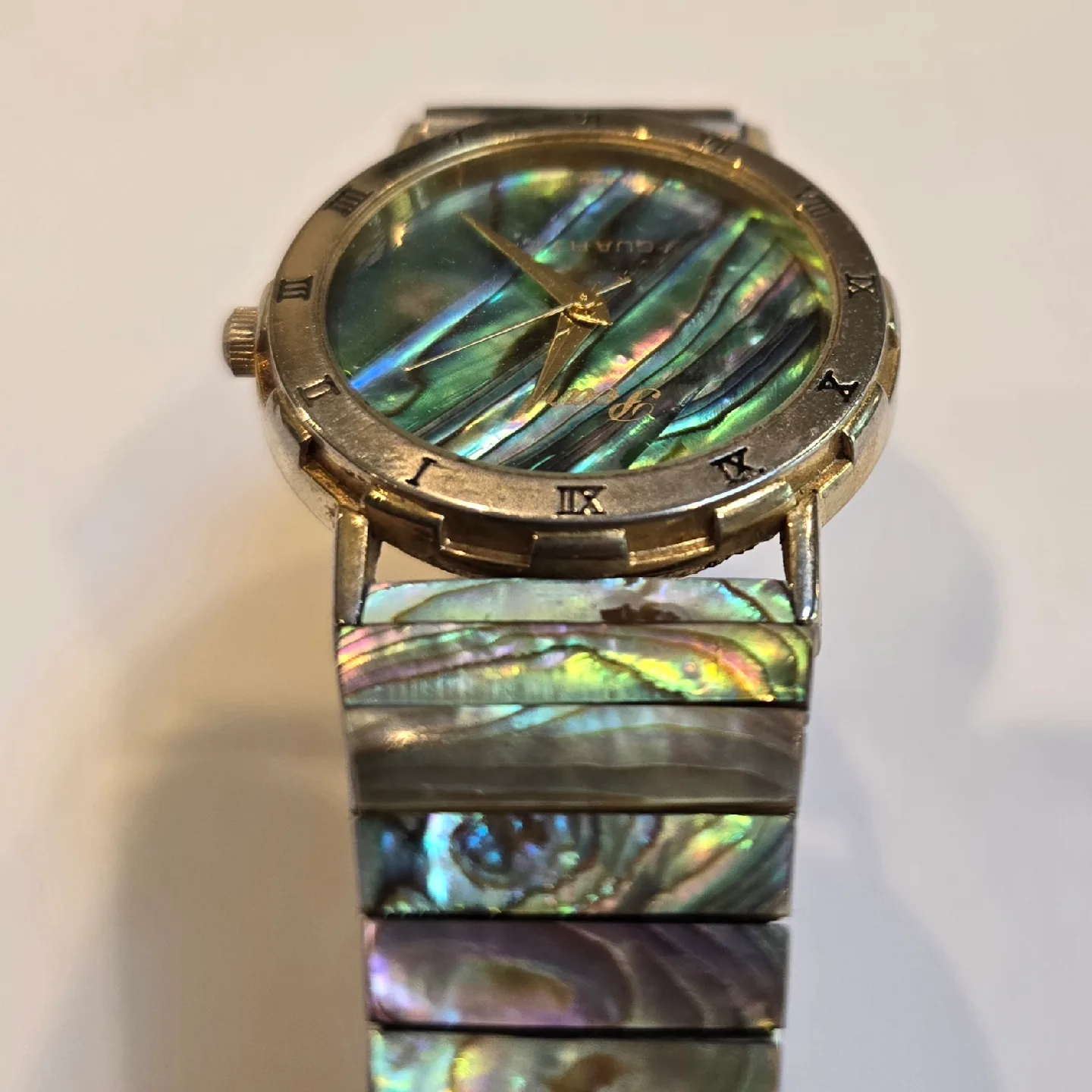 Mother of Pearl Quartz Watch New Battery image indicator(7)