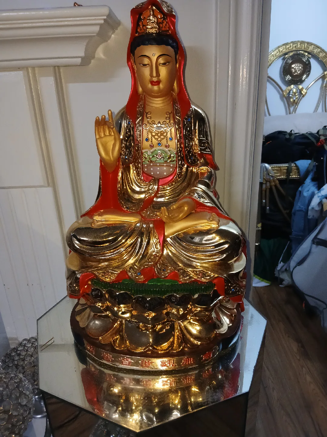Golden Guanyin Statue thumbnail