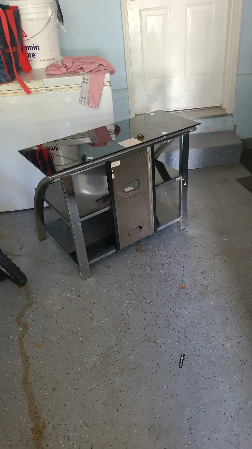 Glass Top TV Stand image indicator(2)