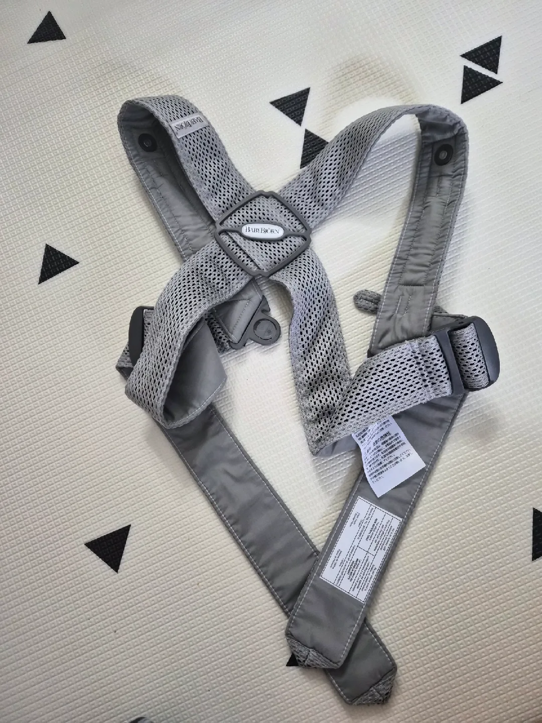 BabyBjorn Baby Carrier Mini - Grey Mesh image indicator(2)