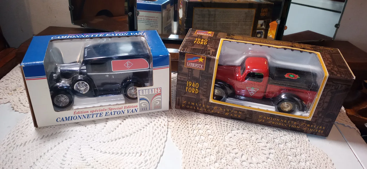 Liberty Classics 1940 Ford & Eaton Van thumbnail