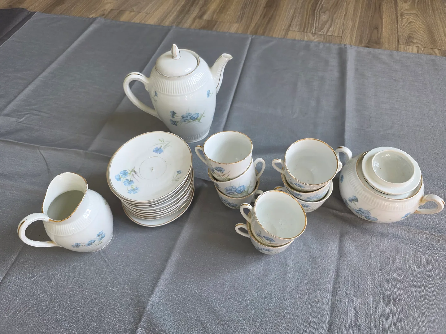 Vintage Floral Tea Set thumbnail