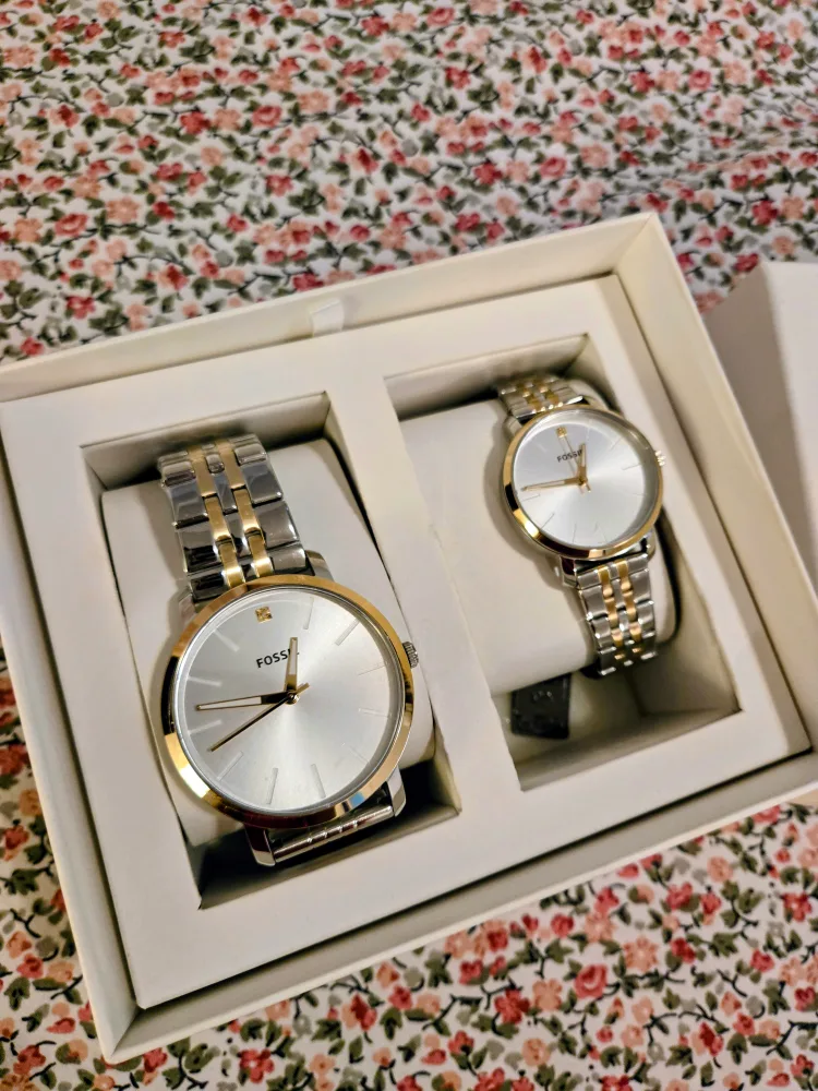 Fossil His and Hers Watch Set brand new image indicator(2)