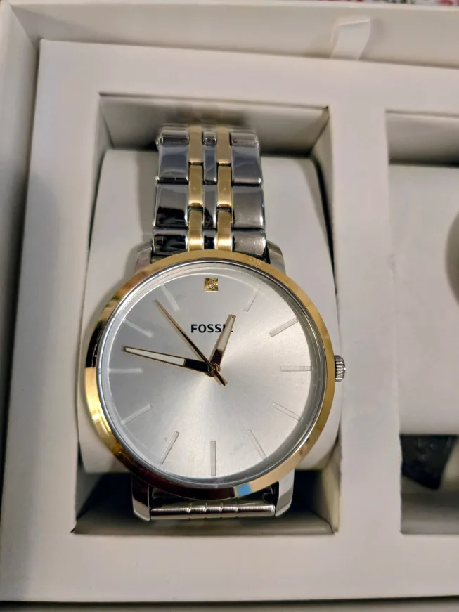 Fossil His and Hers Watch Set brand new image indicator(4)