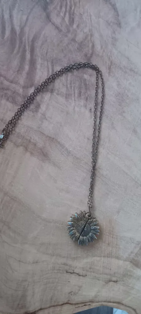 Sunflower Necklace - "You are my sunshine" image indicator(3)
