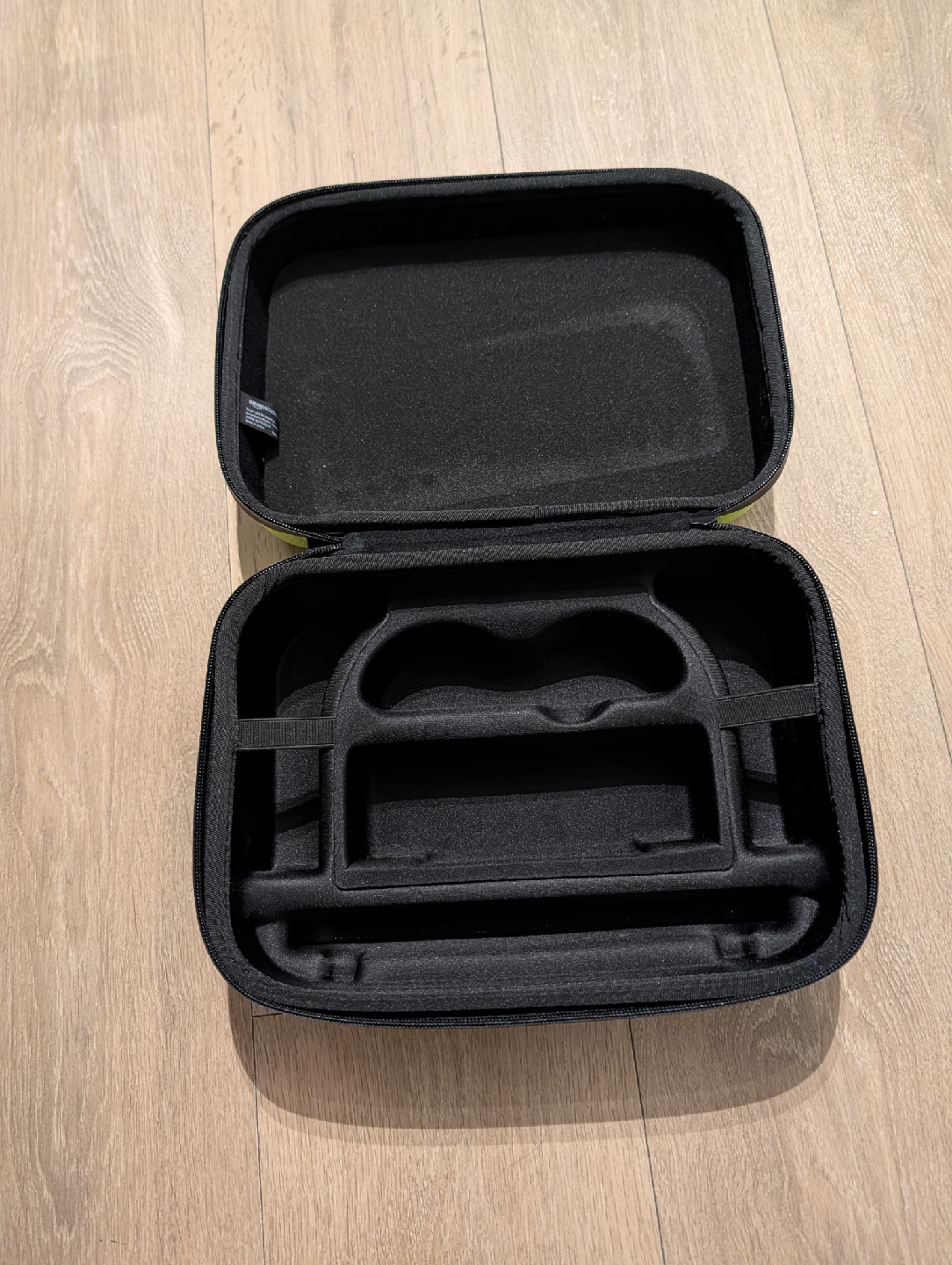 AmazonBasics Nintendo Switch Travel & Storage Case - photo 4
