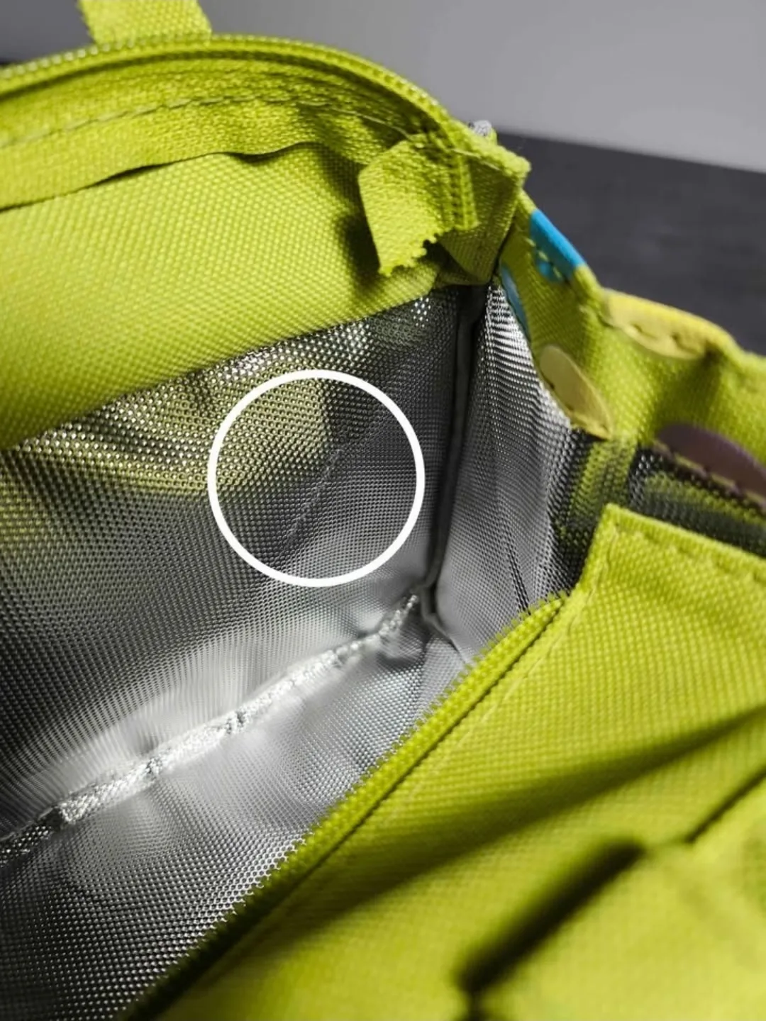 Small Lock & Lock Insulated Lunch Bag image indicator(8)