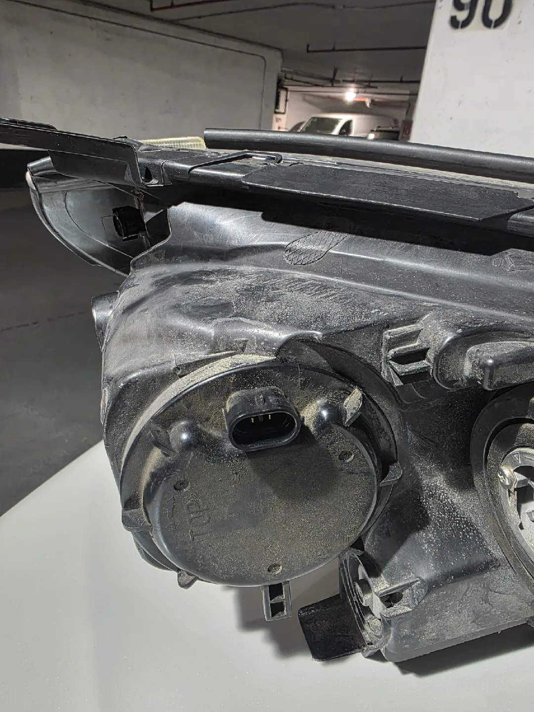 Toyota Rav4 Headlight Assembly image indicator(3)