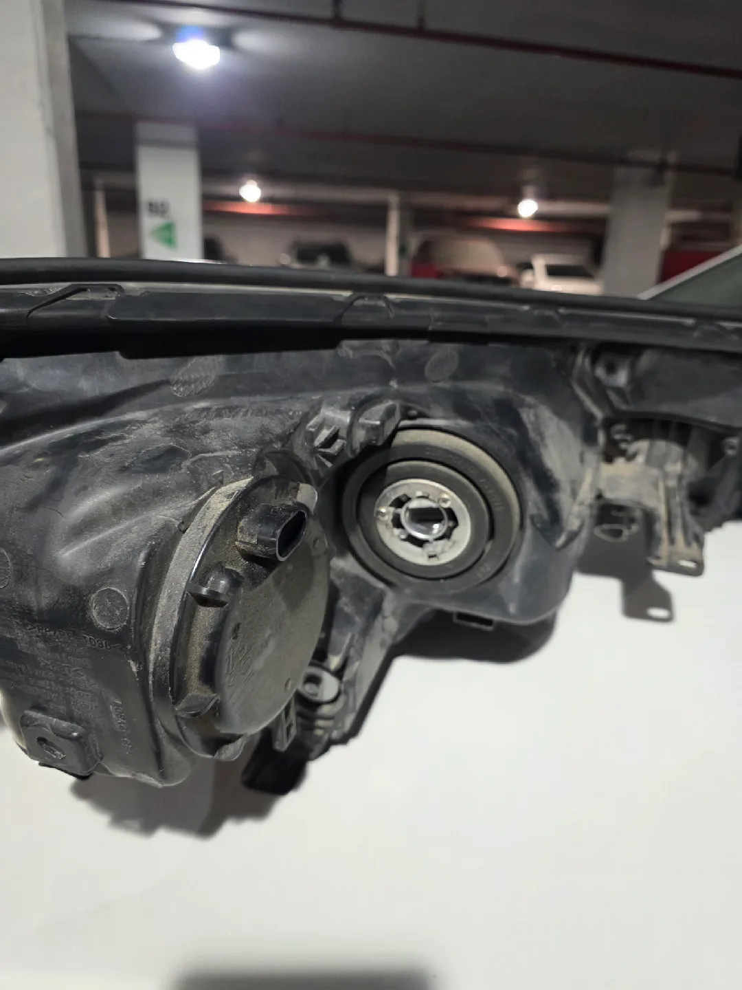 Toyota Rav4 Headlight Assembly image indicator(4)