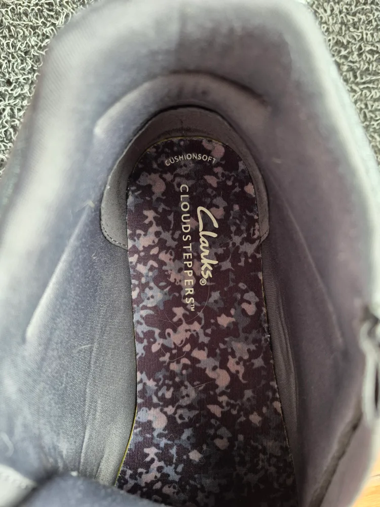 Clarks Cloudsteppers Grey Ankle Boots - Size 7 image indicator(5)