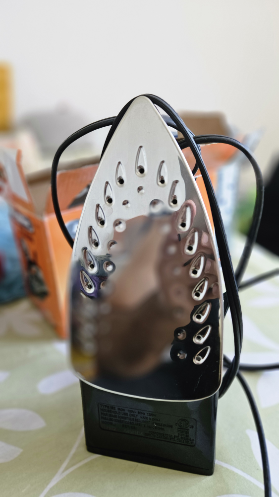Proctor Silex Durable Iron - Like New! - photo 4