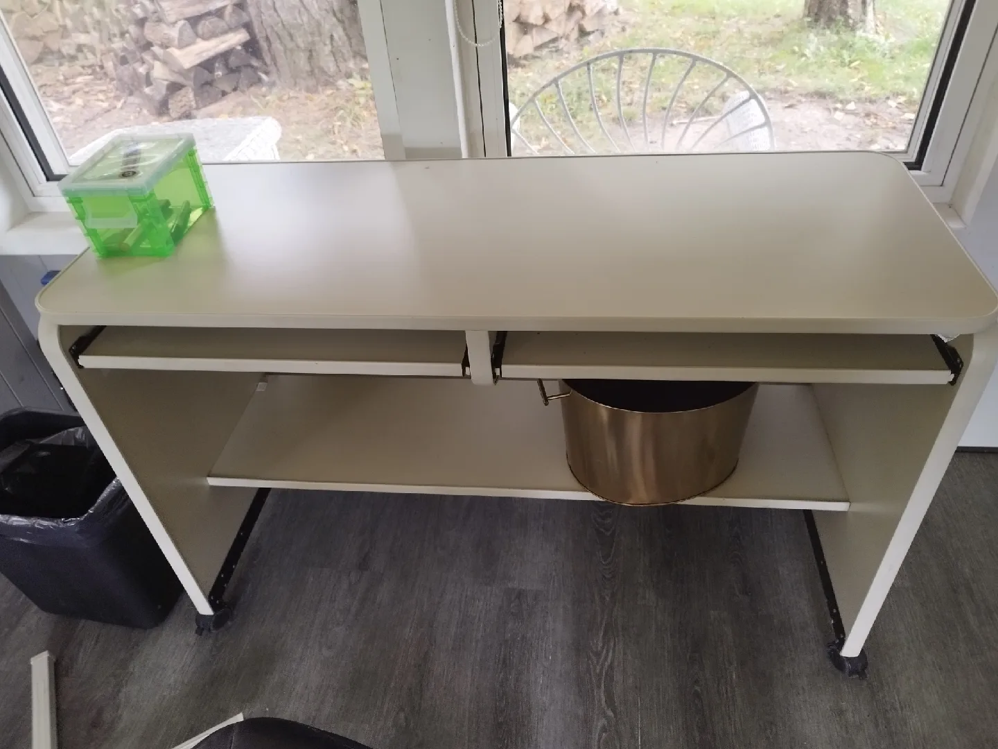 Off-White Desk with Keyboard Tray thumbnail