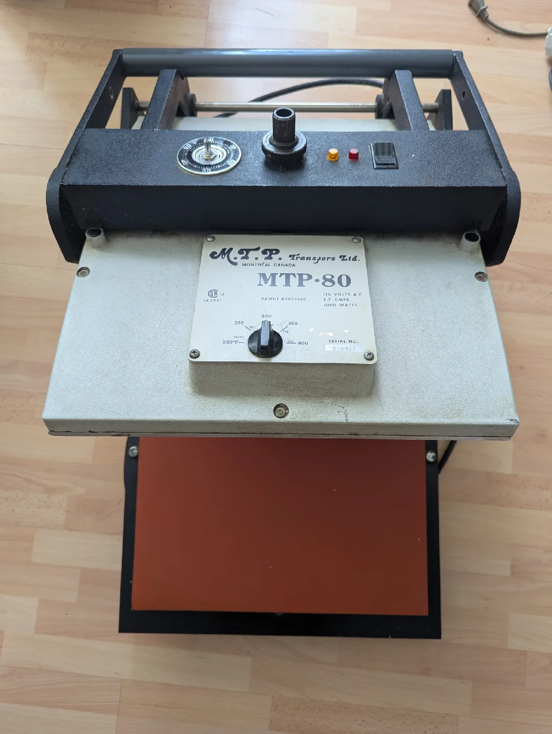 READ AD:  Vintage T-shirt heat press 15” x 18” needs some repair