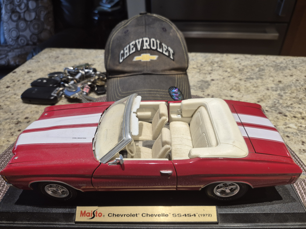 Maisto 1972 Chevrolet Chevelle SS454 Diecast Model Car